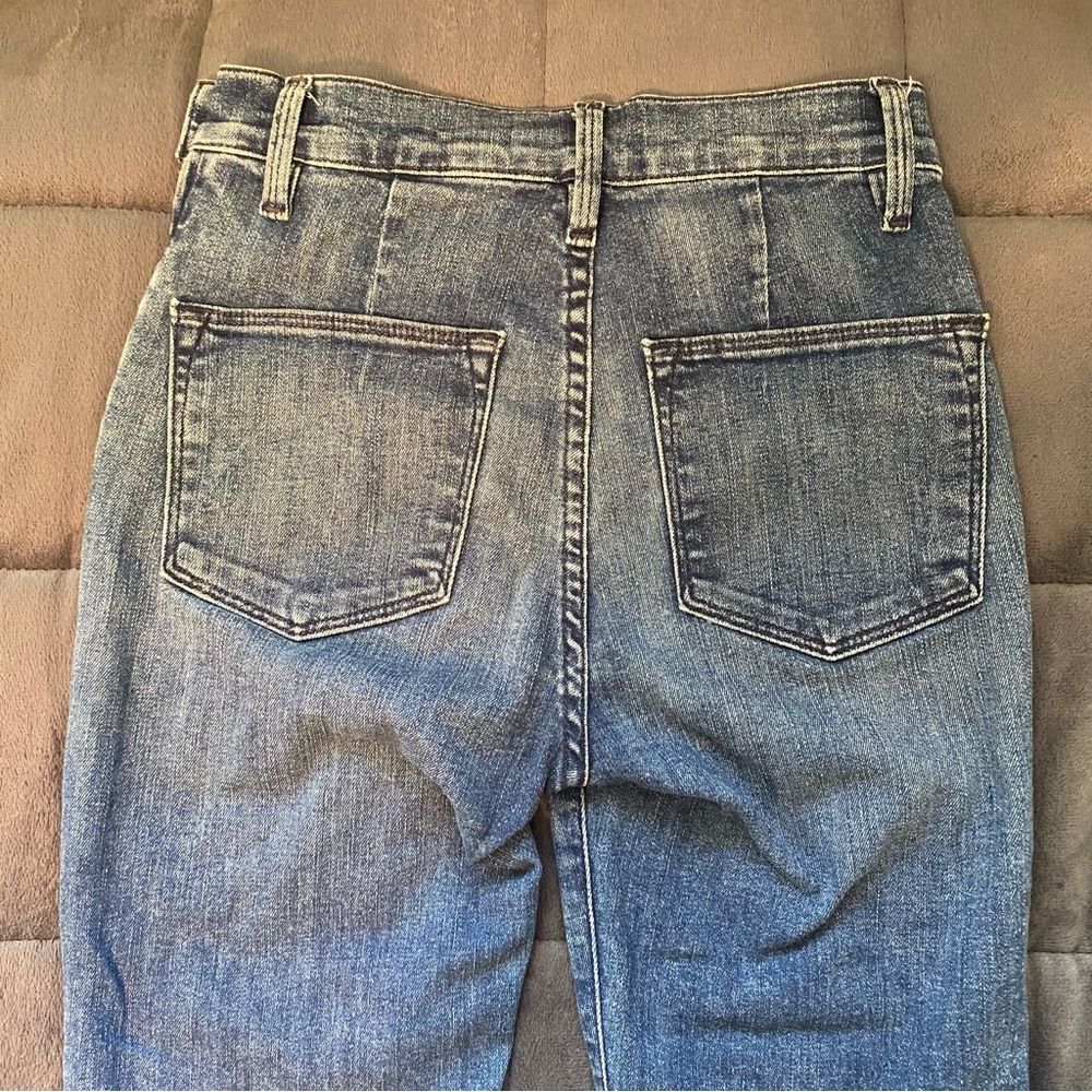 Frame Denim Cropped Le Flare de Francoise in Sunnyslope - Picture 9 of 16